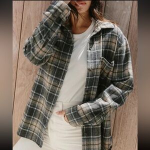 Jenni Kayne O'Keeffe Overshirt in Charcoal Plaid. Medium